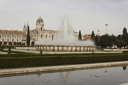 LISBON, PORTUGAL - OCTOBER 24 2014: External garden of Jeronimos Monastery in Lisbon, with its monumental fountainのeditorial素材