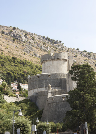 DUBROVNIK, CROATIA - AUGUST 21 2017 - External walls of Dubrovnik city, Croatiaのeditorial素材