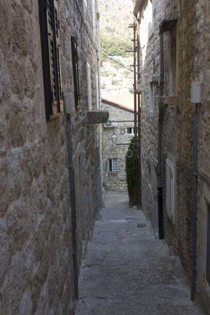 DUBROVNIK, CROATIA - AUGUST 22 2017: narrow alley in Dubrovnik ancient townのeditorial素材