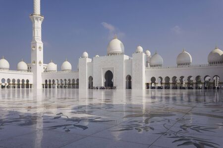 ABU DHABI, UAE - DECEMBER 28 2017: Abu Dhabi grand mosque architectureのeditorial素材