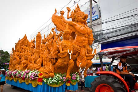 UBON RATCHATHANI, THAILAND - JULY 31:Ubon Ratchathani Candle Festival is the traditional well-known festival in I-san and the largest religious ceremony on July 31, 2015 in Ubon Ratchathani, Thailand.のeditorial素材