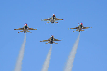 Airplane F-16 Thunderbirds fighter jets in formationのeditorial素材