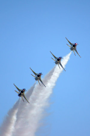 Airplane Thunderbirds F-16 fighter jets