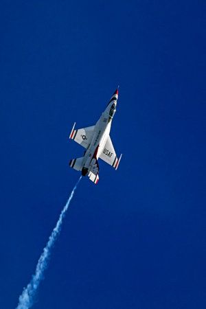 Airplane US Air Force Thunderbirds F-16