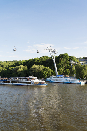 the cable car passes over the Moscow river, connects the observation deck at the stadium Vorobyovy Gory-Luzhnikiのeditorial素材