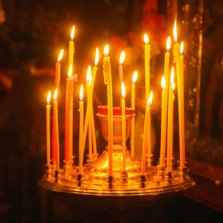 GOMEL - MAY 4: Interior Of Belarusian Orthodox Church. Candles On May 4, 2013 In Gomel, Belarusのeditorial素材