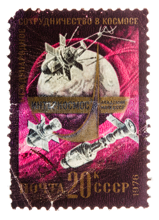 USSR - CIRCA 1976: Postcard printed in the USSR shows The international cooperation in space, circa 1976のeditorial素材