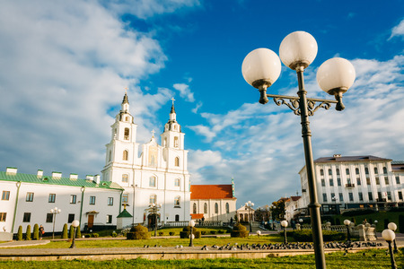 MINSK - OCT 1: The cathedral of Holy Spirit in Minsk - the main Orthodox church of Belarus and symbol of capital on October 1, 2013 in Minsk, Belarus.のeditorial素材