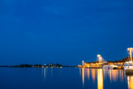 Night Scenery View Of Embankment In Helsinki, Finlandの写真素材
