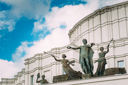 Minsk, Belarus - August 27, 2014: Statues On Facade Of The National Academic Bolshoi Opera And Ballet Theatre Of The Republic Of Belarus In Minskのeditorial素材
