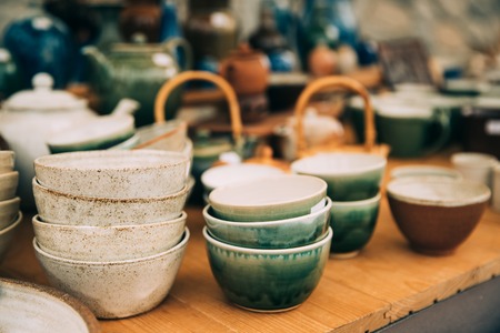 Ceramic Clay Crafts. Ceramic Dishware In Market. Bowls Of Different Sizes, Colors And Shapes.の写真素材