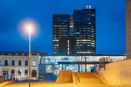 Oslo, Norway. Night View Of Oslo Central Station Railway Station.のeditorial素材