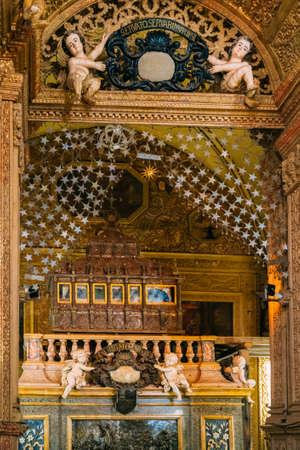 Old Goa, India - February 19, 2020: Main Altar In Basilica Of Bom Jesus. Close Up Decor. Roman Catholic Basilica And Is Part Of The Churches And Convents Of Goa UNESCO World Heritage Site.のeditorial素材