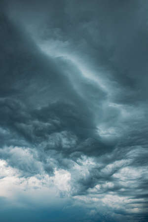 Stormy Sky Before Rain Thunderstorm. Storm Cloudy Sky Backgroundの写真素材