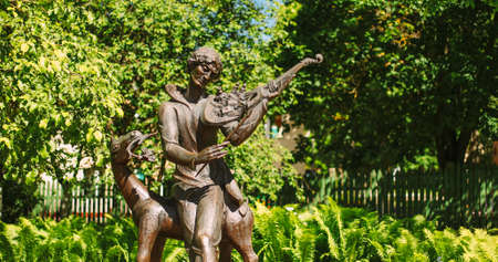 Vitebsk, Belarus. Monument To Marc Zakharovich Chagall In Summer Sunny Day. He Was A Russian-french Artist Of Belarusian Jewish Originのeditorial素材