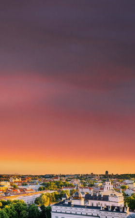 Sunset Sunrise Cityscape Of Vilnius, Lithuania In Summer. Beautiful Panoramic View Of Old Town In Eveningの写真素材