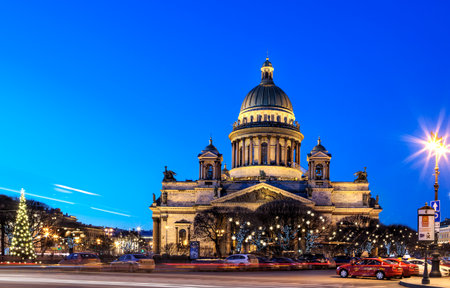 St. Petersburg, Russia - December 27, 2015: St. Isaac Cathedral in the evening light, Night view Pre-Christmas decoration of St. Isaac's Square in Saint-Petersburg.のeditorial素材