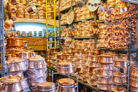 Copper and brass utensils in the eastern bazaar in Yazd, Iran.のeditorial素材