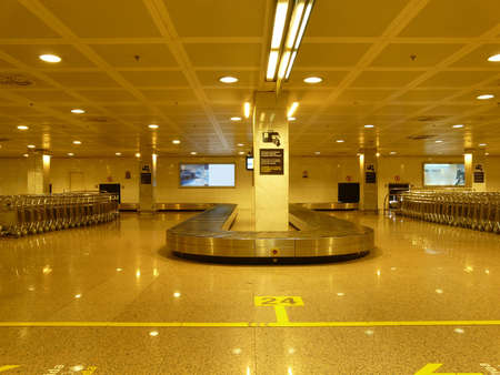 this is the luggage arrival of barcelona airport spainのeditorial素材