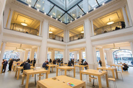 AMSTERDAM, NETHERLANDS - November 6, 2017: Interior View of Apple Store in Amsterdam.のeditorial素材