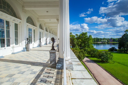Summer day. Parks of the suburbs of St. Petersburg. Russia. The city of Pushkin.のeditorial素材