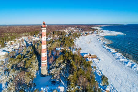 Saint-Petersburg. Russia. Osinovetsky lighthouse in winter, top view. Lighthouse on lake Ladoga. Old lighthouse on the coast. The coast of lake Ladoga. Leningrad region. Travel to Russia.の写真素材