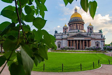 Isaac's Cathedral in Saint Petersburg. Museums of Russia. Isaac's Cathedral on a summer day. Sights of Saint Petersburg. Orthodox Cathedral in Russia. Excursions in Saint Petersburg. Russian tourのeditorial素材