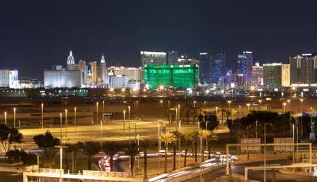 LAS VEGAS - JULY 27: Visitors arrive at Las Vegasのeditorial素材