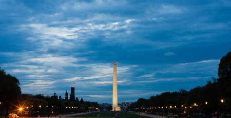The Washington Monument on the National Mall in Washington DCのeditorial素材