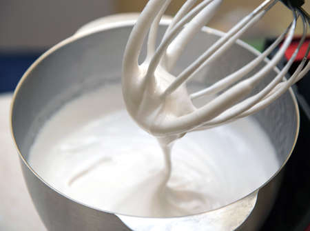 Cooking of marshmallow on food processor.の写真素材