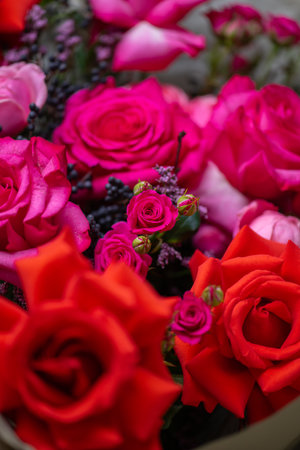Beautiful Bouquet of magenta fuchsia color rosesの写真素材