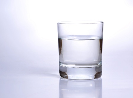 Color photograph of clear water in a glass beaker        の写真素材
