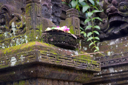 Offerings at the temple in Bali, Indonesia.のeditorial素材