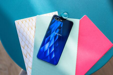 Colorful Oppo F9 smartphoneのeditorial素材