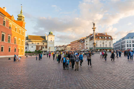 Warsaw, Poland - August 11, 2016: Tourists walking around Castle Square, Warsaw.のeditorial素材
