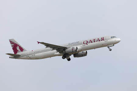 BUDAPEST, HUNGARY - APRIL 30: Qatar Airways A321 departing from Budapest Liszt Ferenc Airport, April 30th 2013. Qatar Airways was recognized as the world's best airline in 2011 and 2012.のeditorial素材