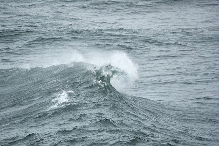 Extremely strong waves in the wind, stormy gust