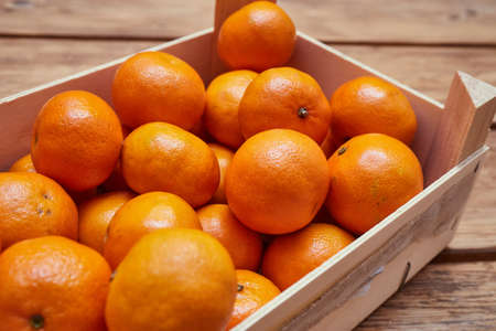 Tangerines in a boxの写真素材