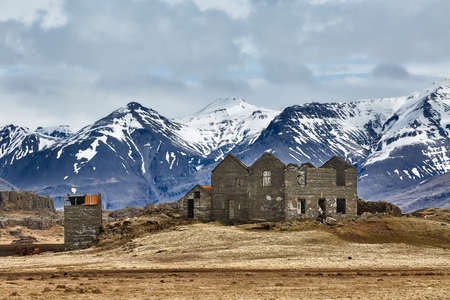 Abandoned house in Icelandの写真素材