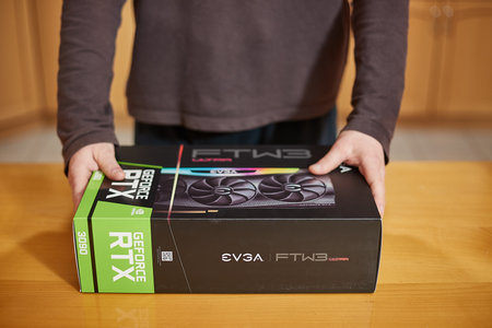 Buying EVGA Geforce RTX 3090 Nvidia GPU in a shopのeditorial素材