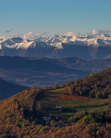 A spectacular view of the snowy Italian Alps. Comoの写真素材