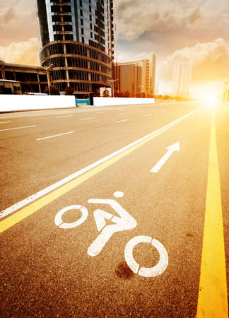 road in city with sunsetのeditorial素材