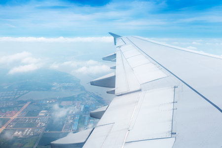 Wing aircraft in altitude during flight