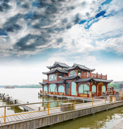 Traditional ship at the Xihu (West lake), Hangzhou, Chinaのeditorial素材