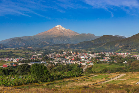 Coscomatepec de Bravo, located in the High Mountains region of Veracruz, is a Magical Town known for its rich history, its landscapes at the foot of Pico de Orizaba (CitlaltÃ©petl)の写真素材
