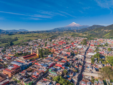 Coscomatepec de Bravo, located in the High Mountains region of Veracruz, is a Magical Town known for its rich history, its landscapes at the foot of Pico de Orizaba (CitlaltÃ©petl)の写真素材