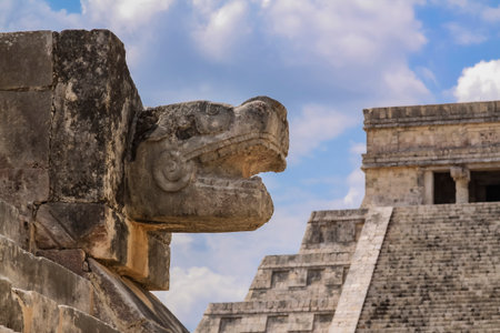 The Temple of Kukulcan, also known as El Castillo, is the imposing step pyramid at Chichen Itza, Yucatan, Mexico. With 365 steps symbolizing the days of the year.の写真素材
