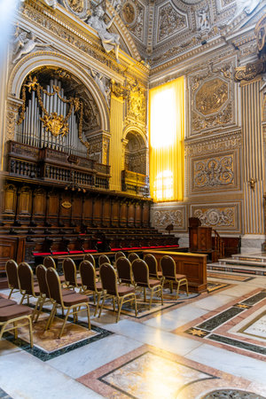 CittÃ  del Vaticano, Vaticano - Stato della CittÃ  del Vaticano - 11-22-2022: Golden rays...