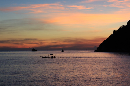 sunset koh nangyuan Thailandの写真素材