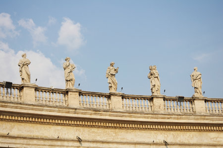 Statues of Vatican Bernini's colonnade in Rome, Italyのeditorial素材